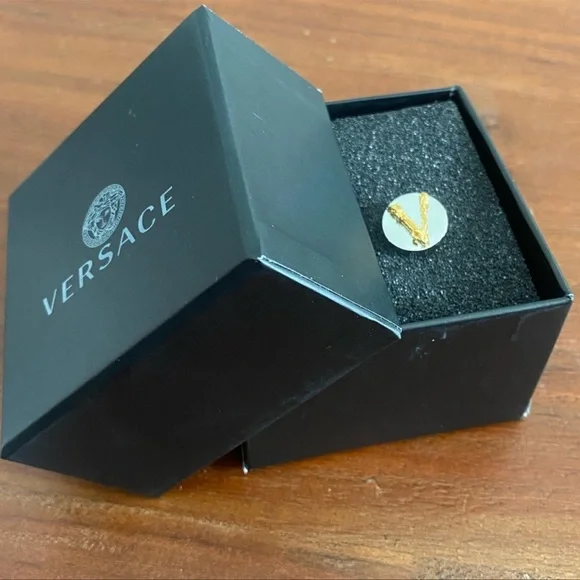 Versace virtus stud earrings - Picture 7 of 7